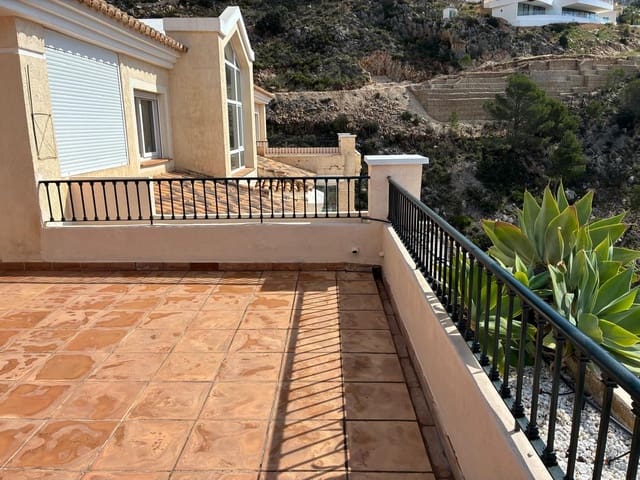 3 quarto Penthouse para venda em Altea com piscina garagem - 1 100 000 € (Ref: 9721049)