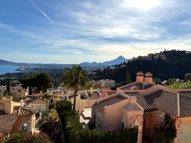 3 sypialnia Willa na sprzedaż w Altea z basenem garażem - 525 000 € (Ref: 9796121)