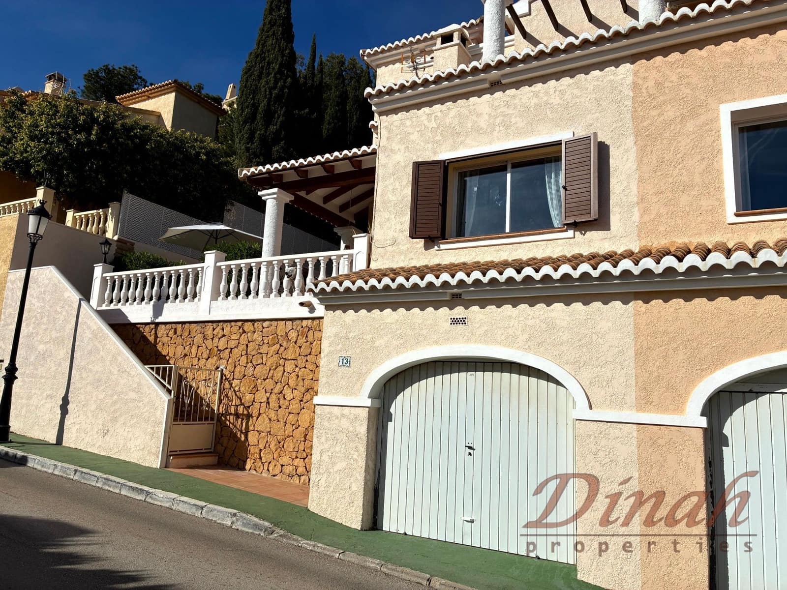 3 sypialnia Willa na sprzedaż w Altea z basenem garażem - 525 000 € (Ref: 9796121)