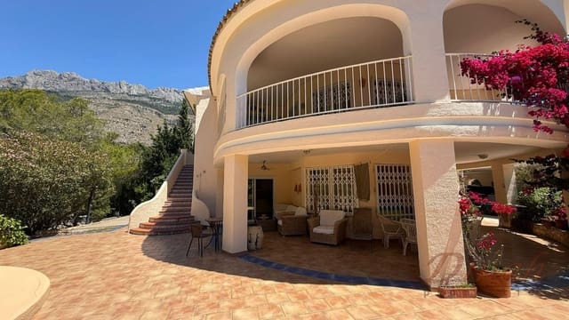 5 chambre Villa/Maison à vendre à Altea avec piscine garage - 900 000 € (Ref: 9854853)