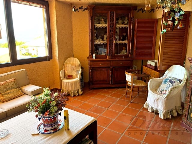 2 quarto Penthouse para venda em Alhama Springs, Altea com piscina garagem - 350 000 € (Ref: 9883976)