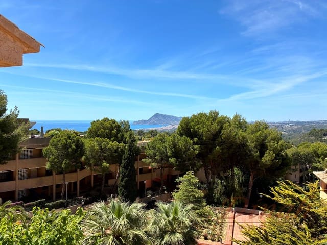 2 quarto Penthouse para venda em Alhama Springs, Altea com piscina garagem - 350 000 € (Ref: 9883976)