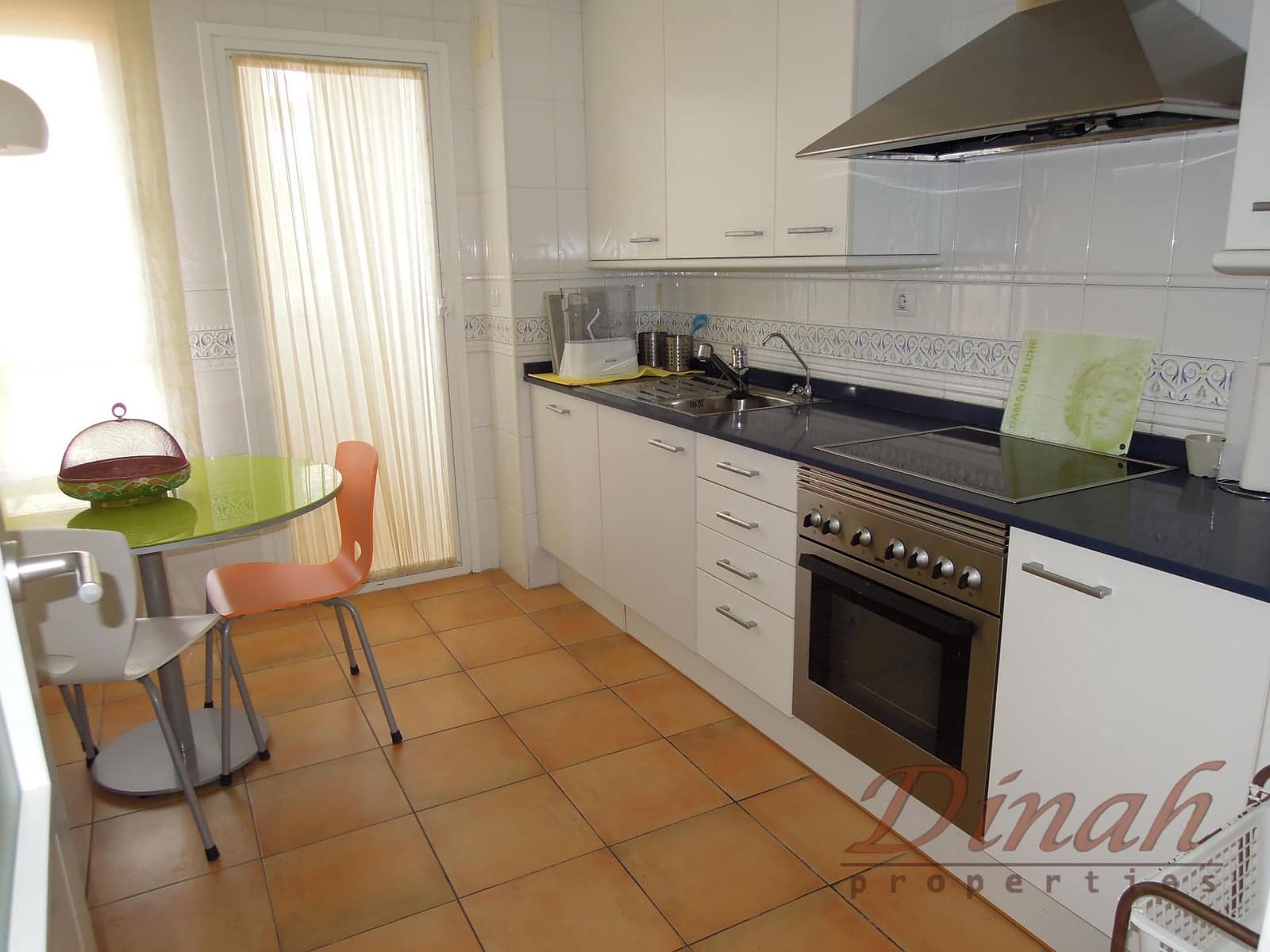 2 soverom Leilighet til leie i Altea med svømmebasseng garasje - € 1 250 (Ref: 9978125)