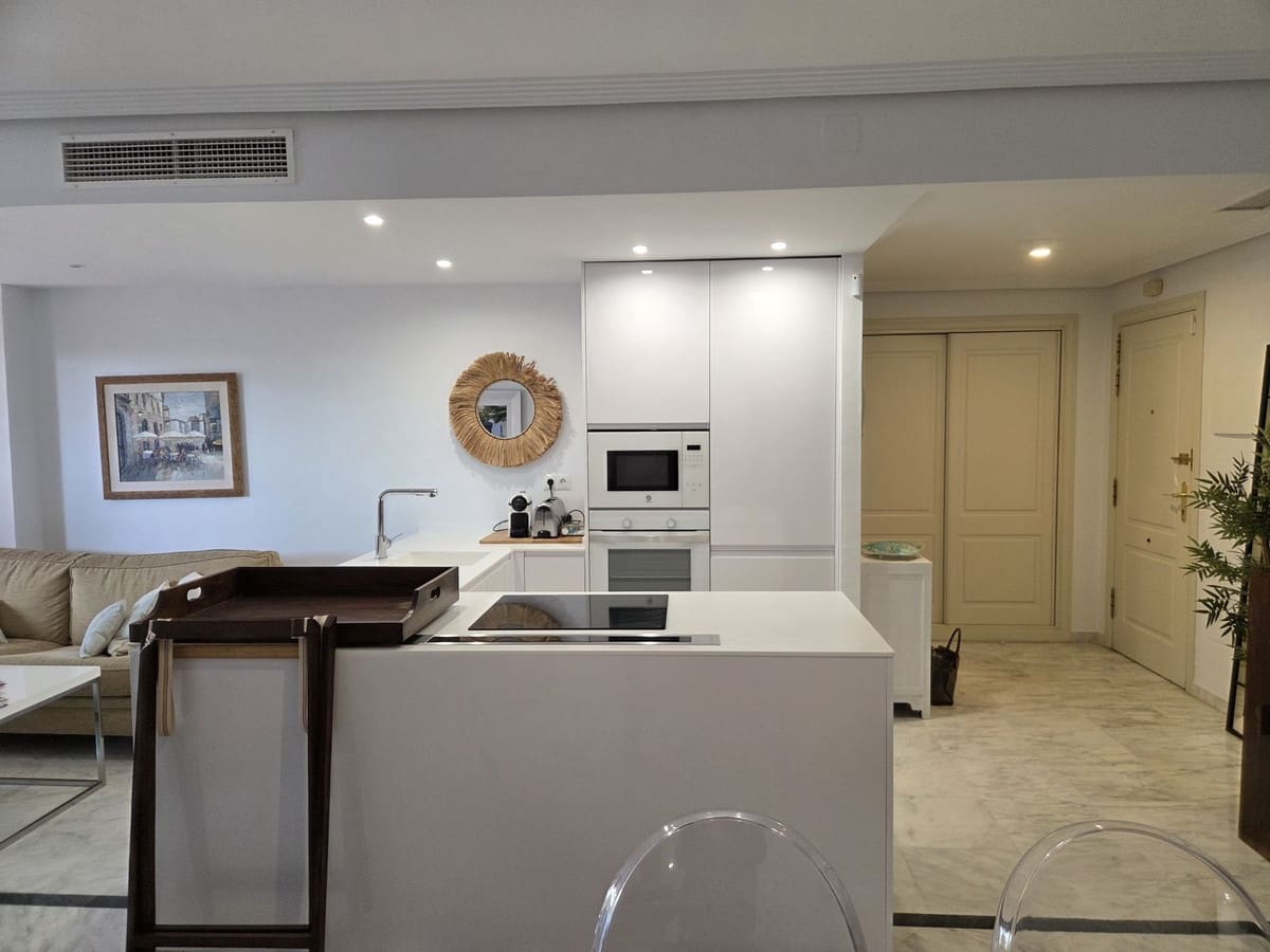 2 sovrum Lägenhet till salu i Bahia de Marbella med pool garage - 646 000 € (Ref: 10026197)