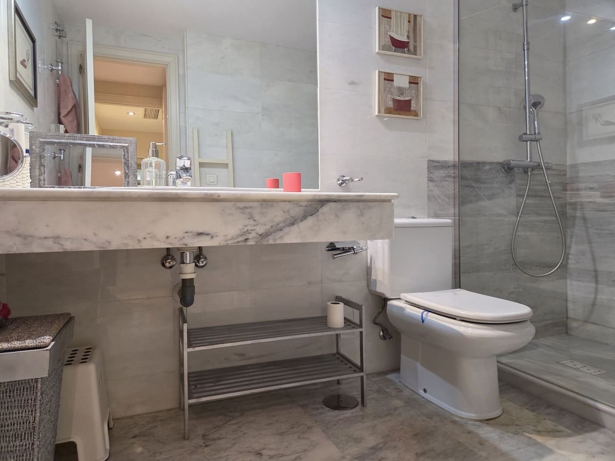 2 sovrum Lägenhet till salu i Bahia de Marbella med pool garage - 646 000 € (Ref: 10026197)