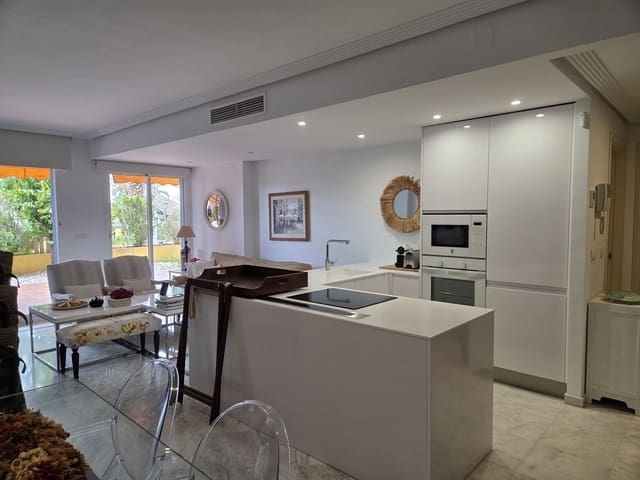 2 sovrum Lägenhet till salu i Bahía de Marbella, Marbella med pool garage - 646 000 € (Ref: 10026197)