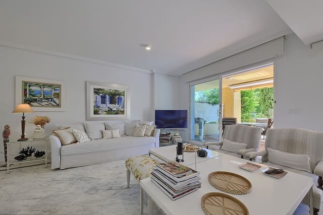 2 sypialnia Apartament na sprzedaż w Bahía de Marbella, Marbella z basenem garażem - 646 000 € (Ref: 10026197)
