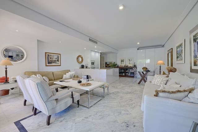 2 sypialnia Apartament na sprzedaż w Bahía de Marbella, Marbella z basenem garażem - 646 000 € (Ref: 10026197)