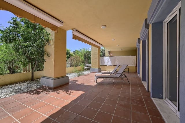 2 sypialnia Apartament na sprzedaż w Bahía de Marbella, Marbella z basenem garażem - 646 000 € (Ref: 10026197)