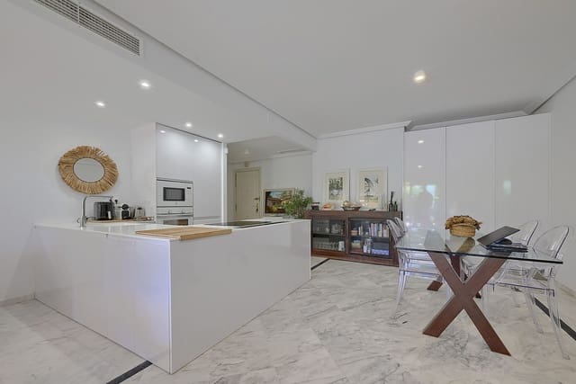 2 slaapkamer Appartement te koop in Bahía de Marbella, Marbella met zwembad garage - € 646.000 (Ref: 10026197)