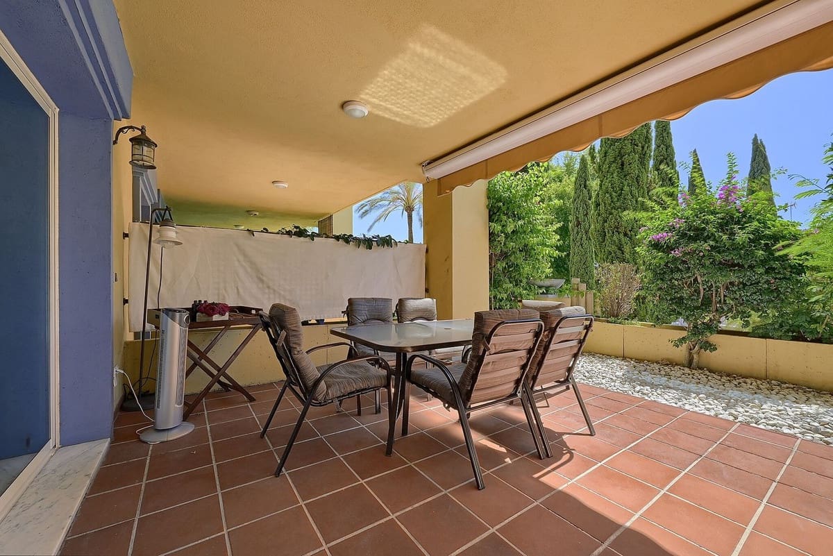 2 bedroom Apartment for sale in Bahia de Marbella with pool garage - € 646,000 (Ref: 10026197)