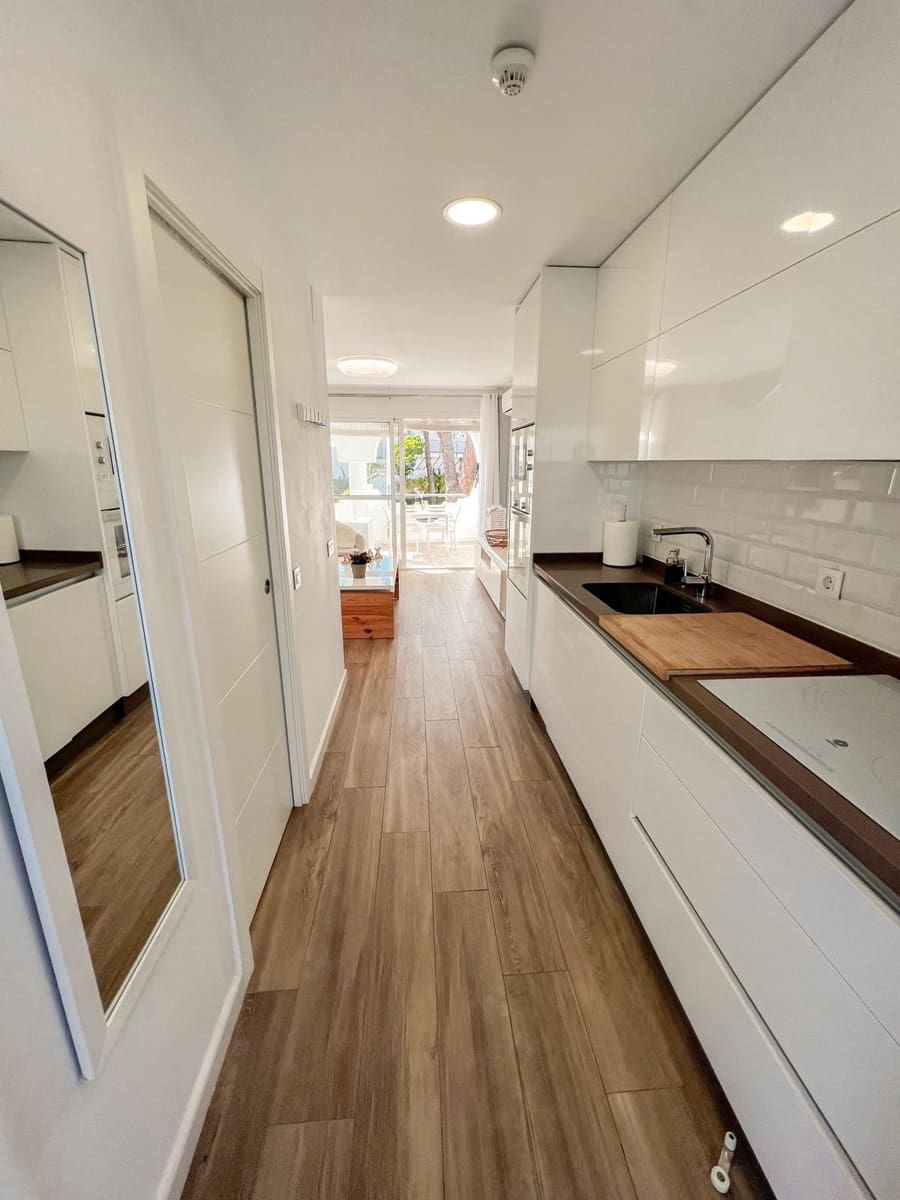 Apartamento de 2 habitaciones en La Reserva en venta con piscina garaje - 365.000 € (Ref: 10048463)