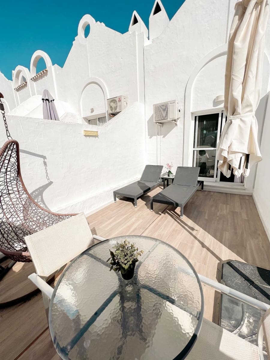Apartamento de 2 habitaciones en La Reserva en venta con piscina garaje - 365.000 € (Ref: 10048463)
