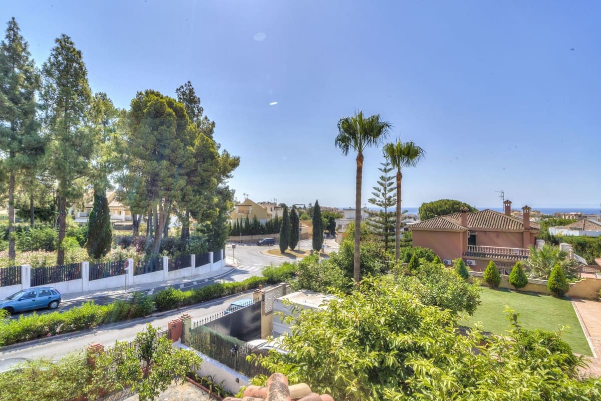 5 sovrum Villa till salu i Marbella med pool garage - 1 550 000 € (Ref: 10057208)