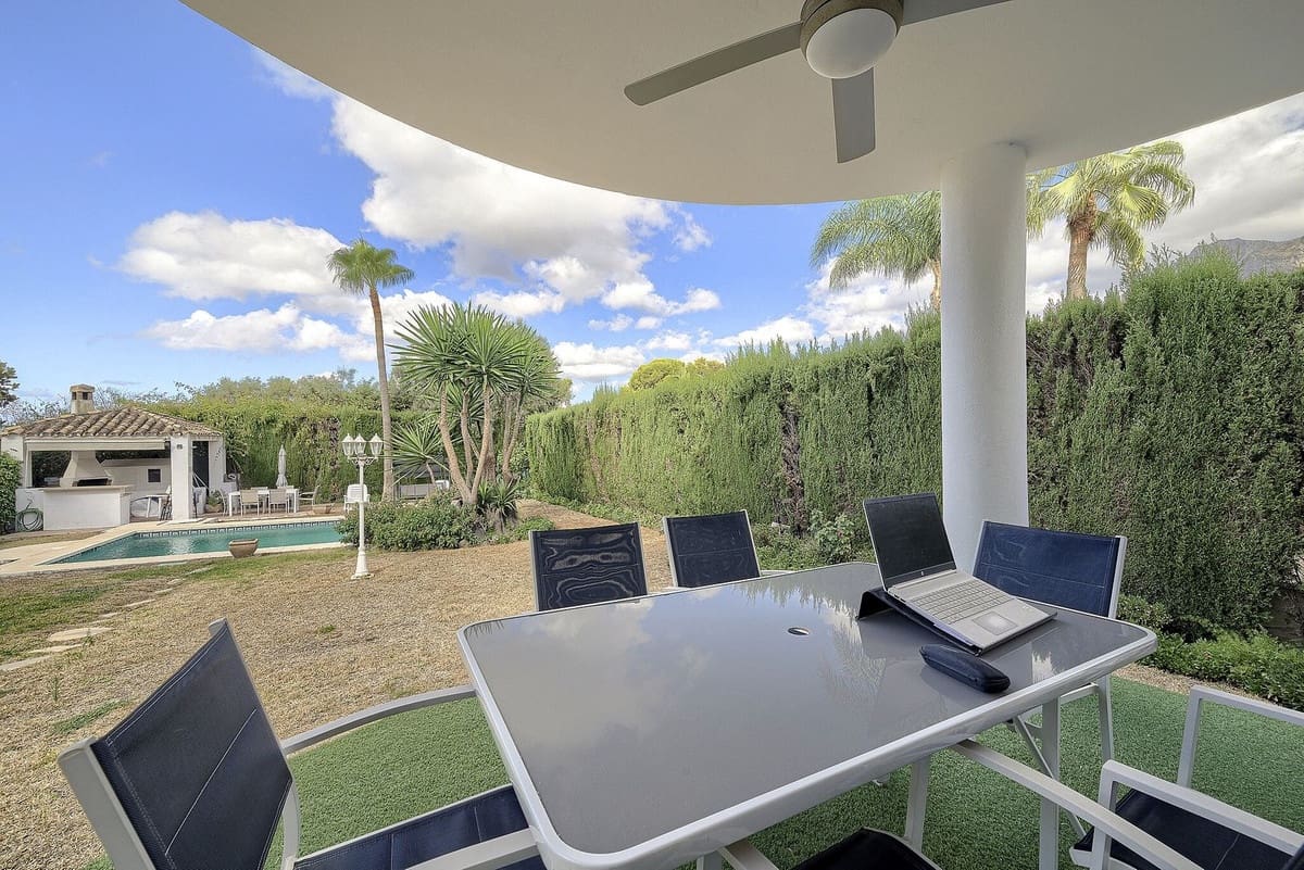 5 bedroom Villa for sale in Marbella with pool - € 1,425,000 (Ref: 10073277)