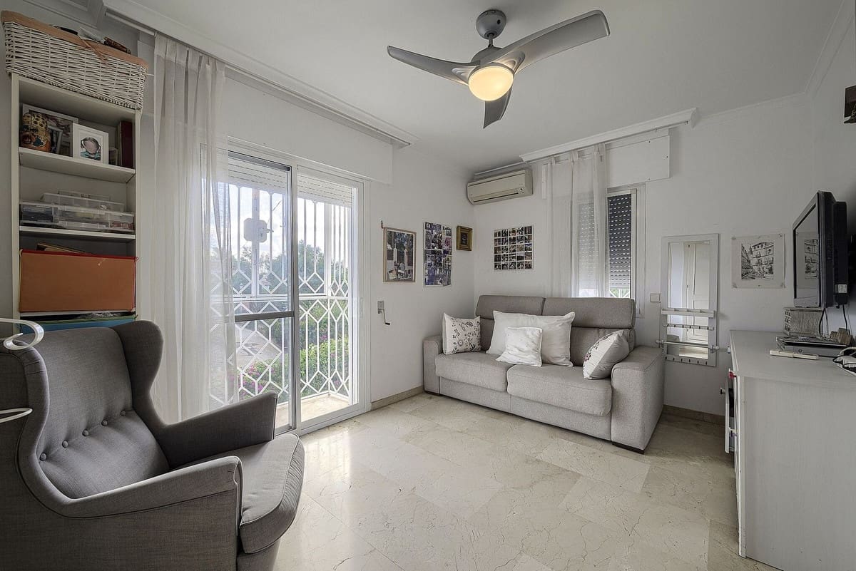 5 bedroom Villa for sale in Marbella with pool - € 1,425,000 (Ref: 10073277)