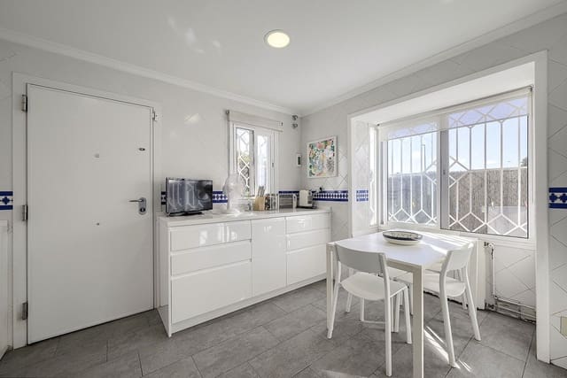 5 sypialnia Willa na sprzedaż w Marbella z basenem - 1 425 000 € (Ref: 10073277)