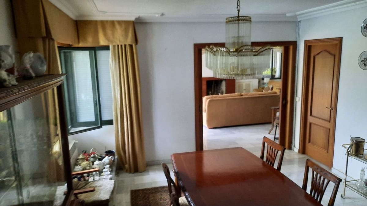 5 quarto Moradia para venda em Marbella com piscina garagem - 1 550 000 € (Ref: 10088404)
