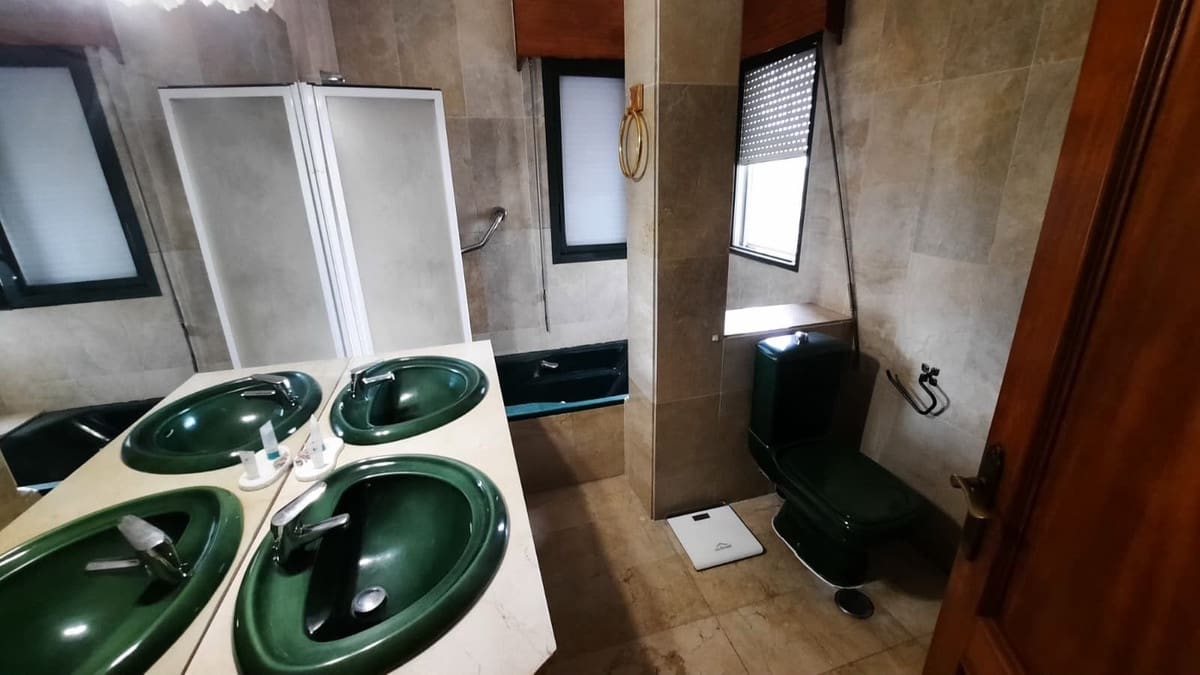 5 quarto Moradia para venda em Marbella com piscina garagem - 1 550 000 € (Ref: 10088404)