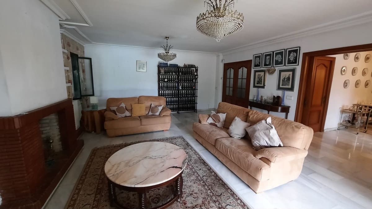 5 quarto Moradia para venda em Marbella com piscina garagem - 1 550 000 € (Ref: 10088404)