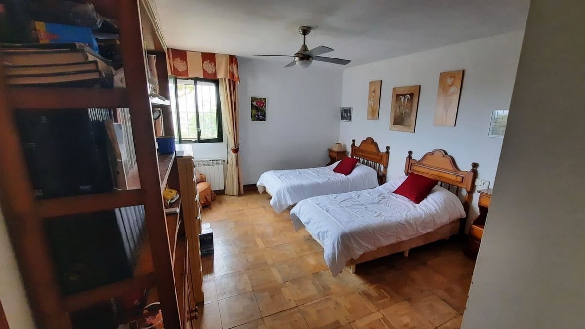 5 quarto Moradia para venda em Marbella com piscina garagem - 1 550 000 € (Ref: 10088404)