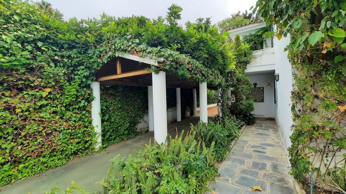 5 quarto Moradia para venda em Marbella com piscina garagem - 1 550 000 € (Ref: 10088404)