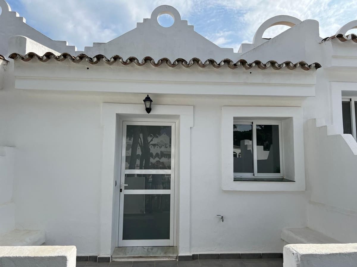 2 slaapkamer Huis te koop in La Reserva met zwembad - € 389.000 (Ref: 10100585)