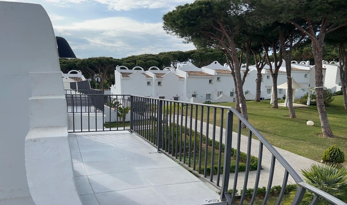 2 slaapkamer Huis te koop in La Reserva met zwembad - € 389.000 (Ref: 10100585)