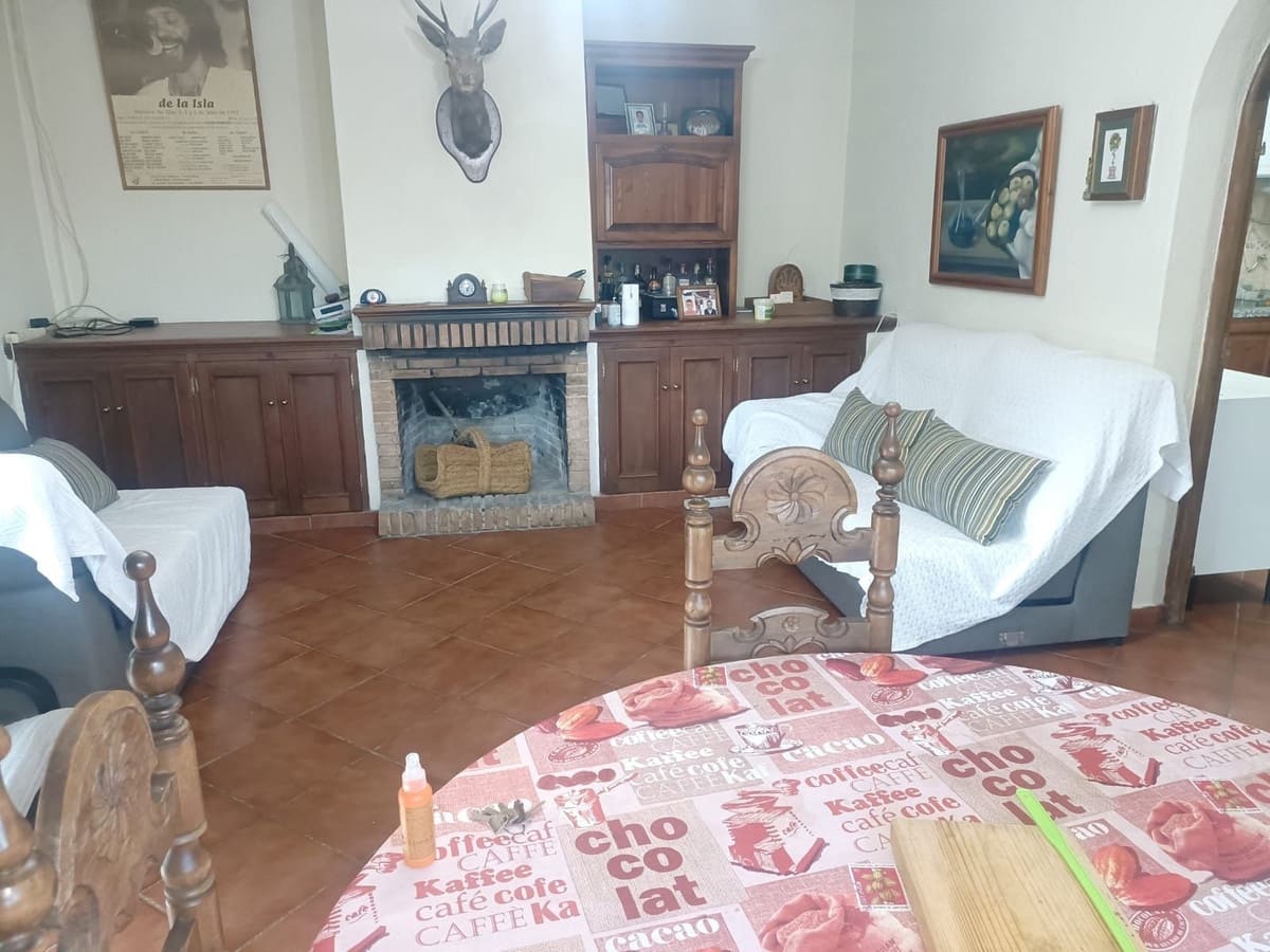 4 slaapkamer Finca/Landhuis te koop in Ojen met zwembad garage - € 540.000 (Ref: 10125039)