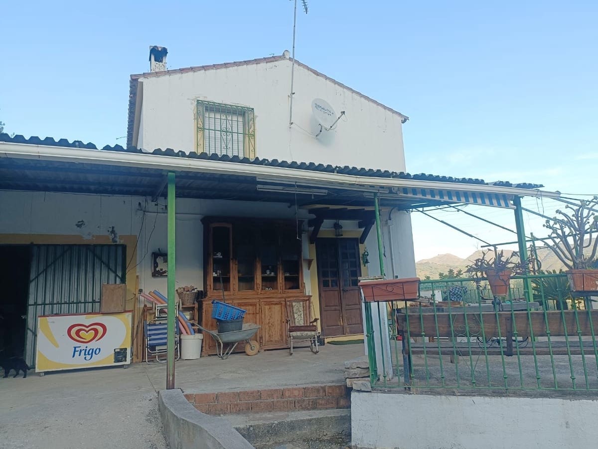 4 slaapkamer Finca/Landhuis te koop in Ojen met zwembad garage - € 540.000 (Ref: 10125039)