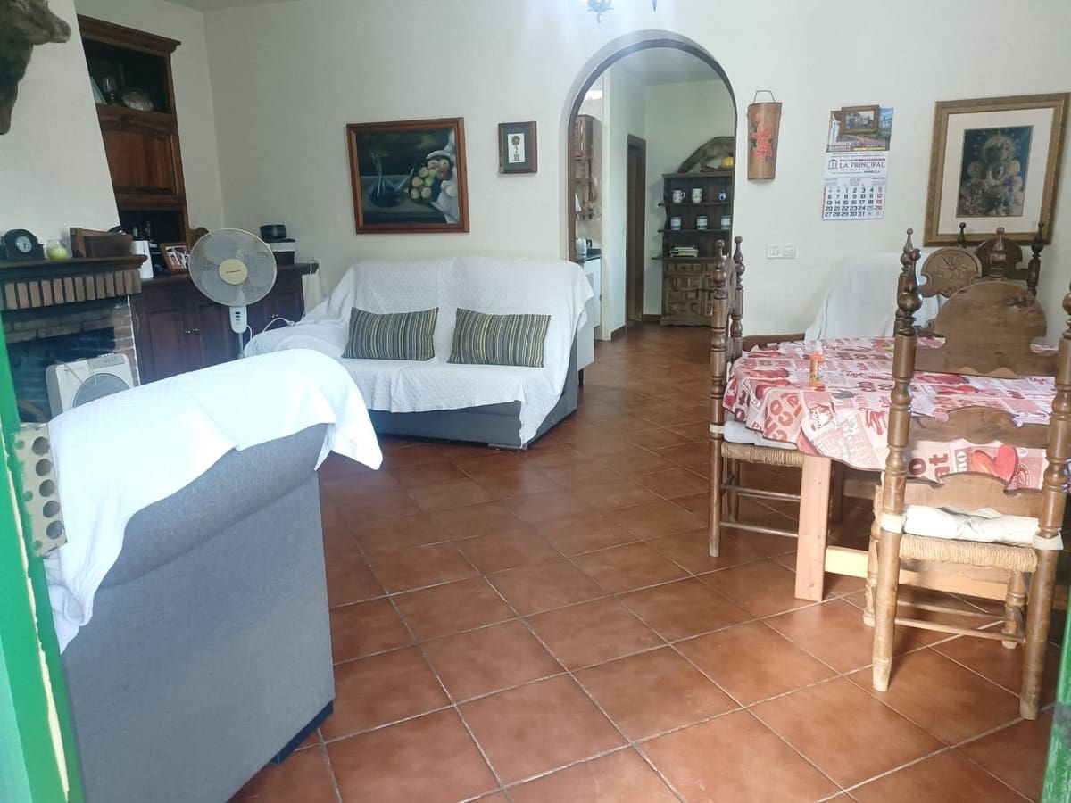 4 slaapkamer Finca/Landhuis te koop in Ojen met zwembad garage - € 540.000 (Ref: 10125039)
