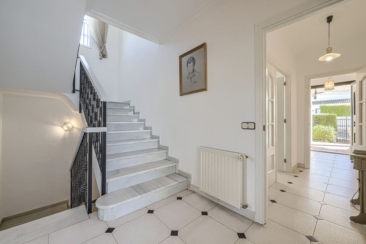5 chambre Villa/Maison à vendre à Elviria avec piscine garage - 1 299 000 € (Ref: 10172965)