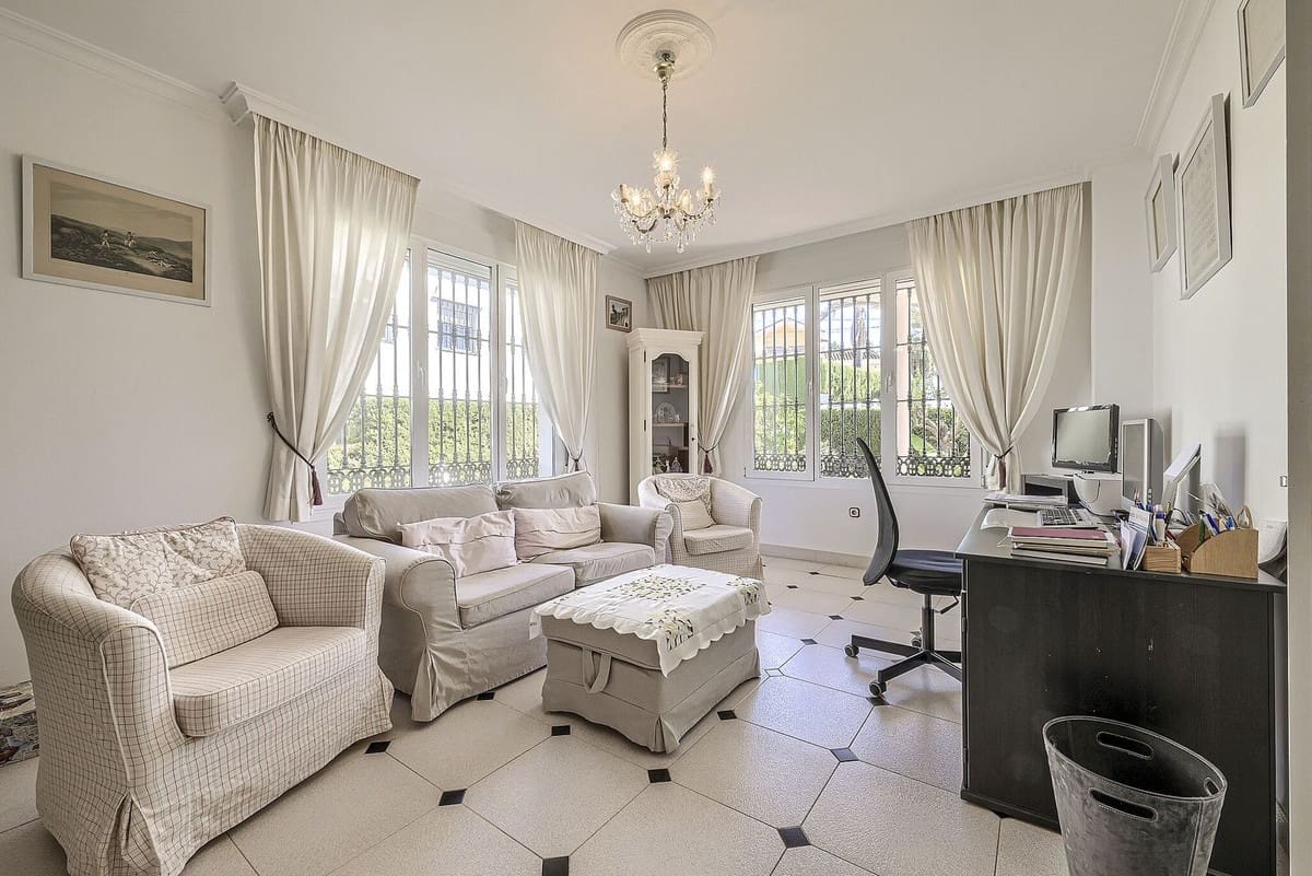 5 chambre Villa/Maison à vendre à Elviria avec piscine garage - 1 299 000 € (Ref: 10172965)