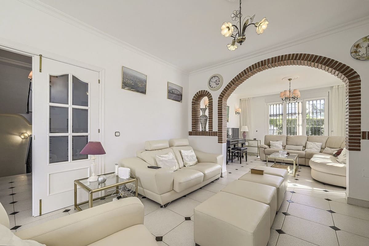 5 chambre Villa/Maison à vendre à Elviria avec piscine garage - 1 299 000 € (Ref: 10172965)
