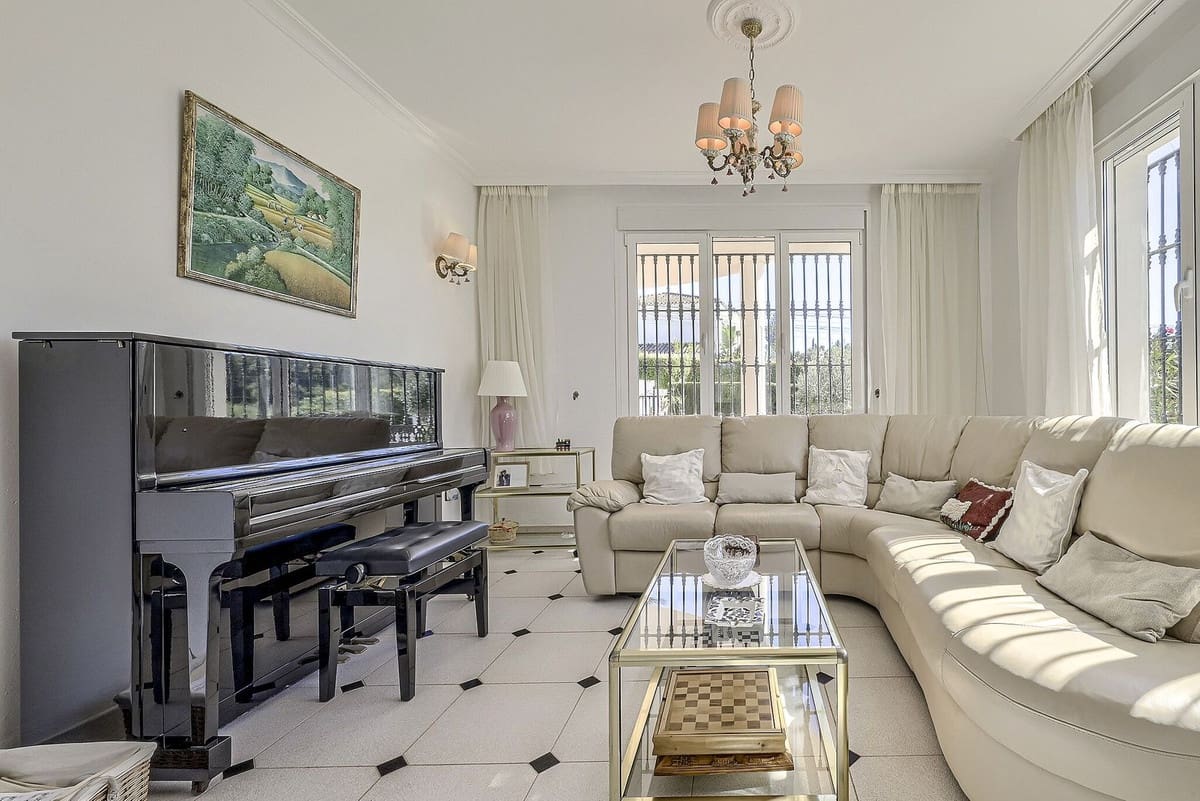 5 chambre Villa/Maison à vendre à Elviria avec piscine garage - 1 299 000 € (Ref: 10172965)