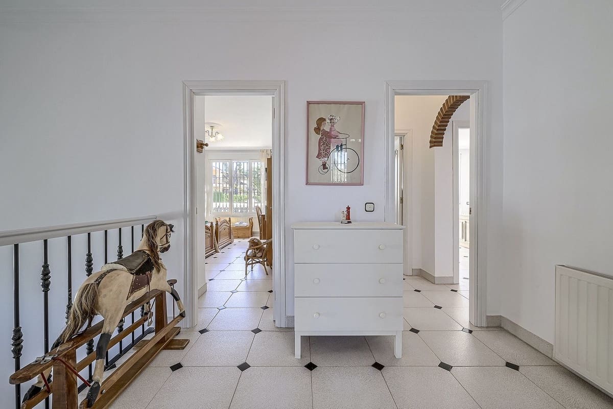 5 chambre Villa/Maison à vendre à Elviria avec piscine garage - 1 299 000 € (Ref: 10172965)