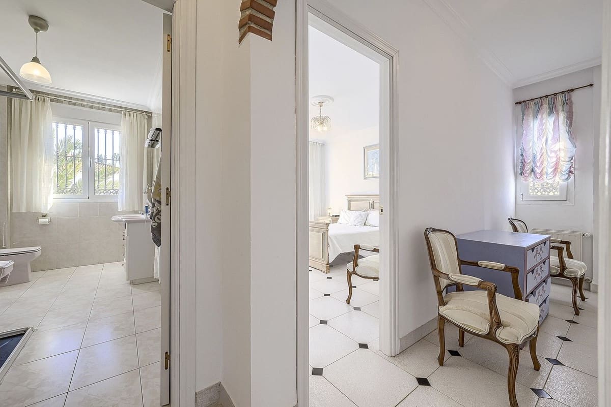 5 chambre Villa/Maison à vendre à Elviria avec piscine garage - 1 299 000 € (Ref: 10172965)