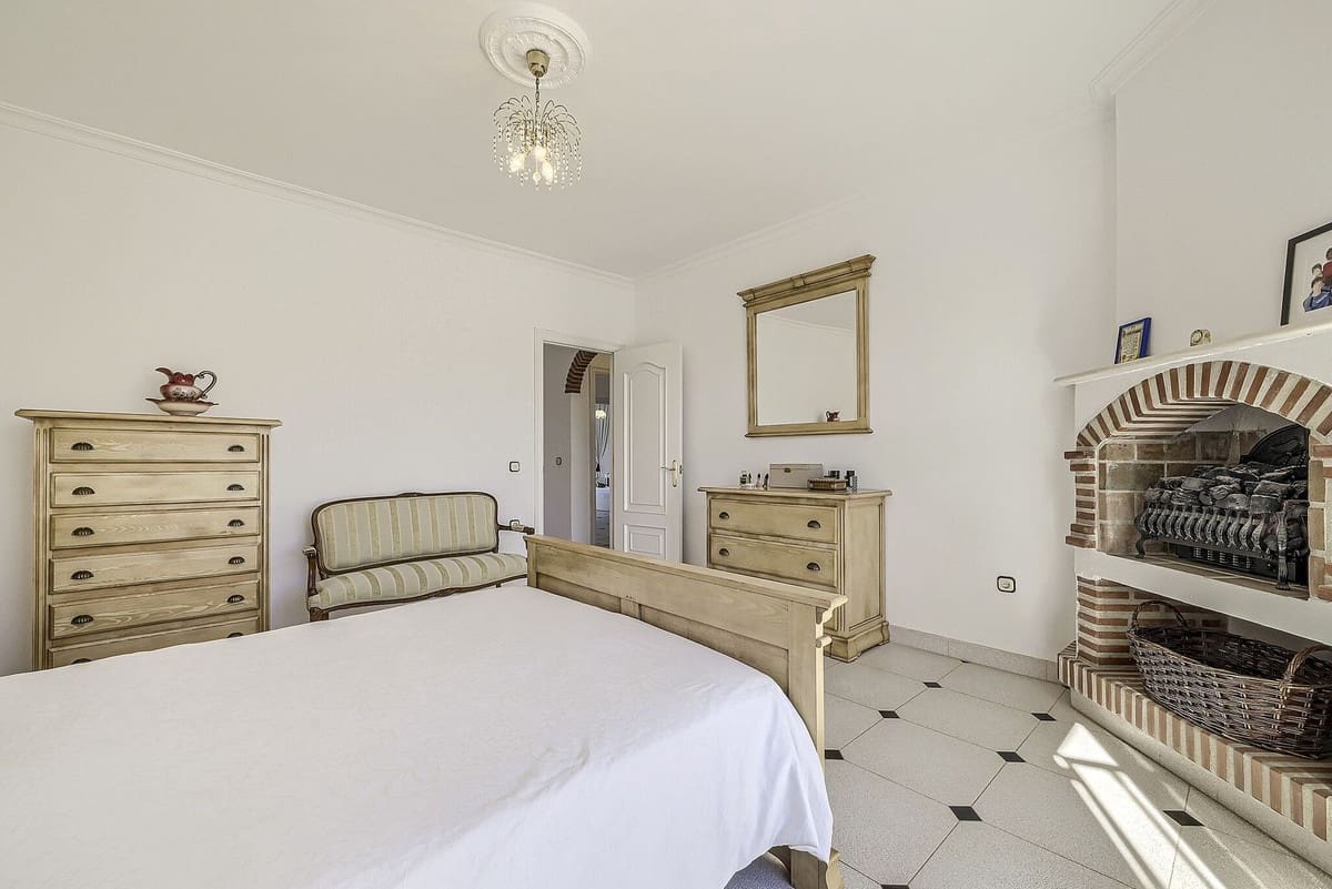 5 chambre Villa/Maison à vendre à Elviria avec piscine garage - 1 299 000 € (Ref: 10172965)