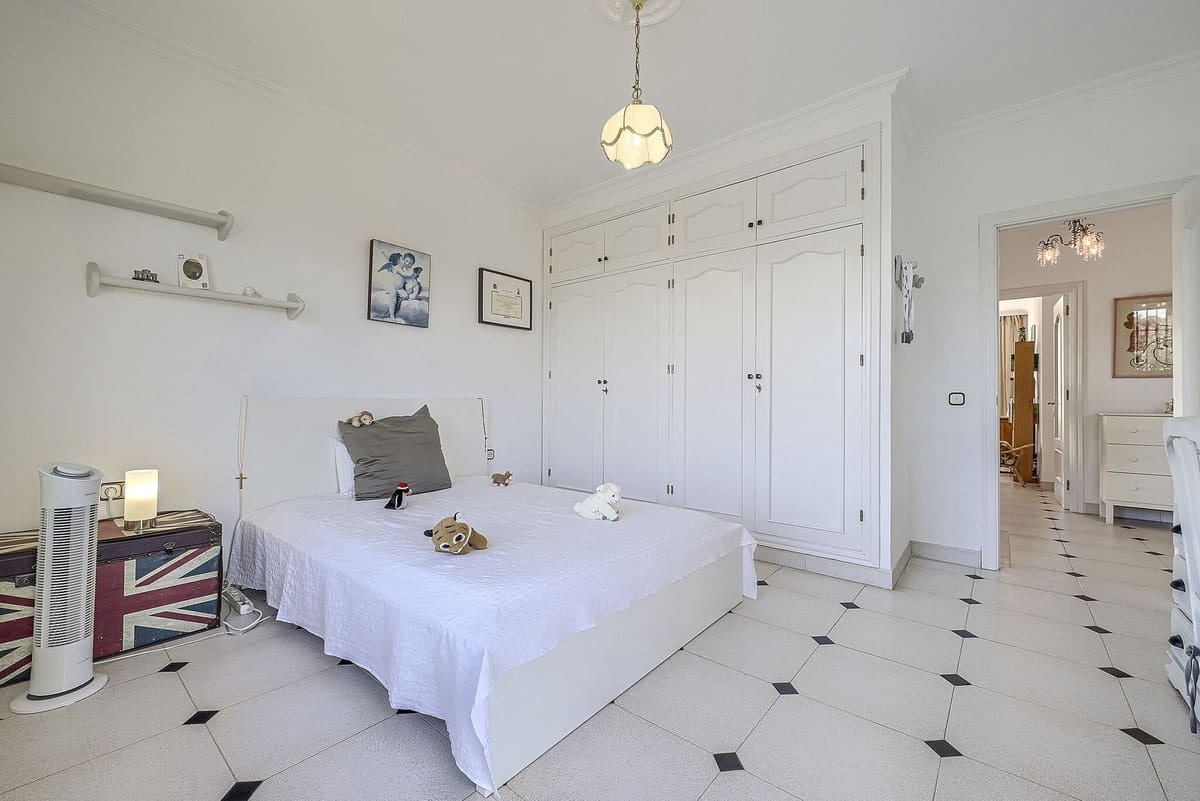 5 chambre Villa/Maison à vendre à Elviria avec piscine garage - 1 299 000 € (Ref: 10172965)
