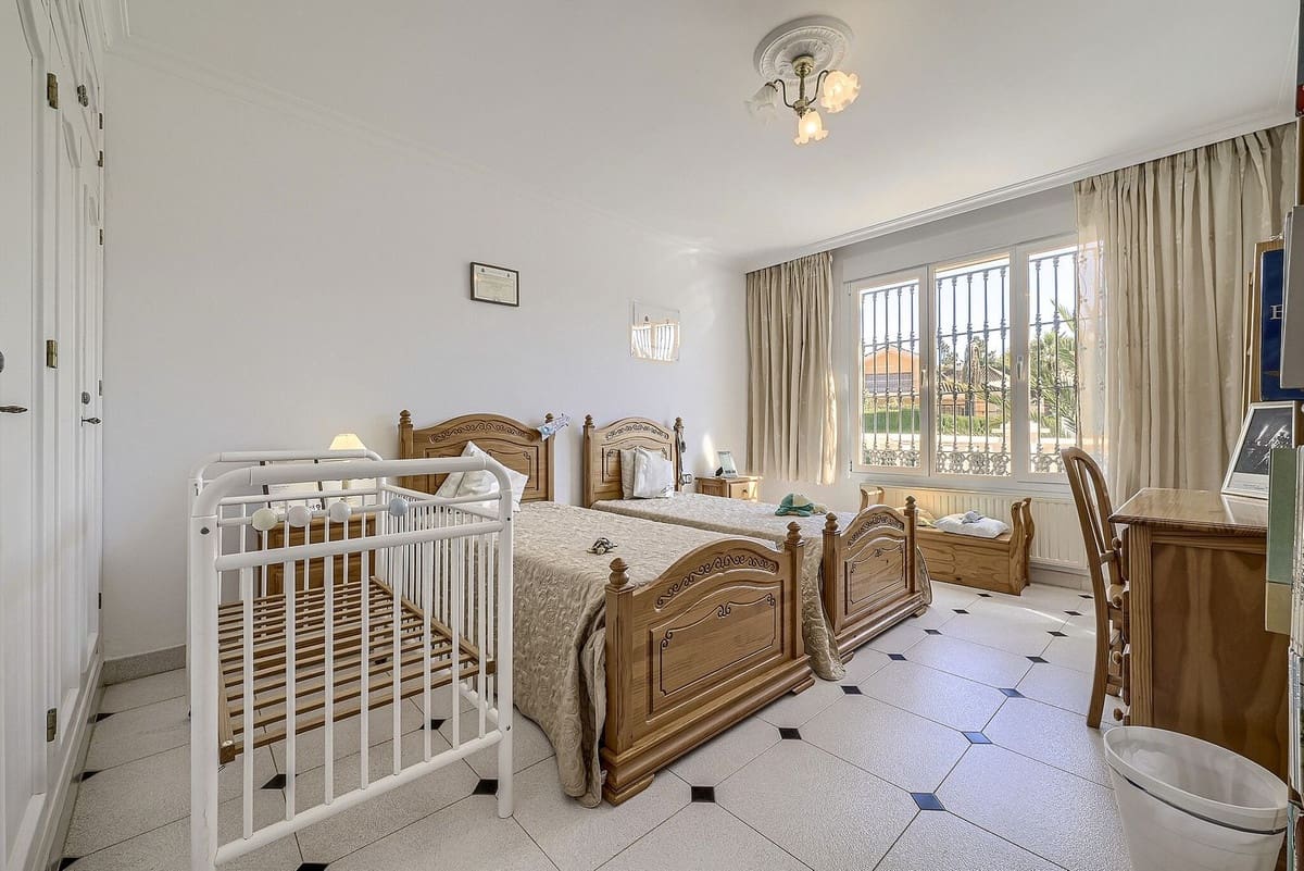 5 chambre Villa/Maison à vendre à Elviria avec piscine garage - 1 299 000 € (Ref: 10172965)