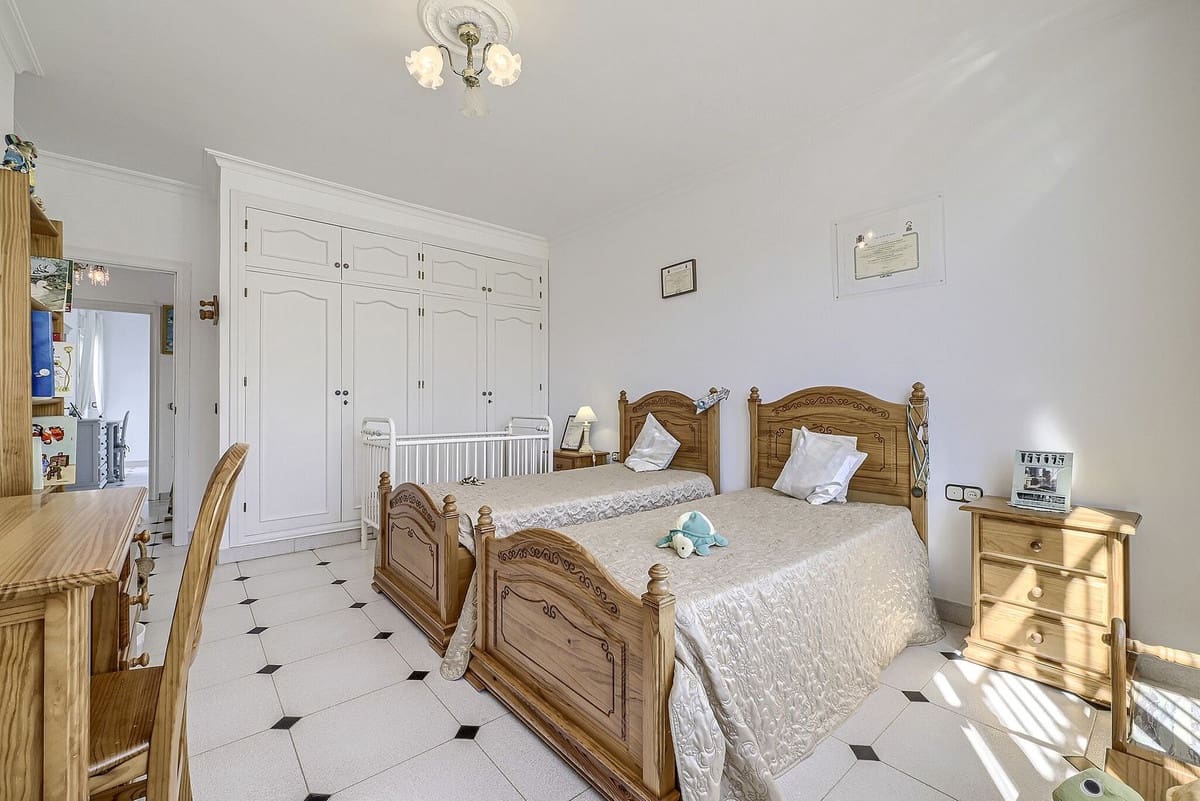 5 chambre Villa/Maison à vendre à Elviria avec piscine garage - 1 299 000 € (Ref: 10172965)