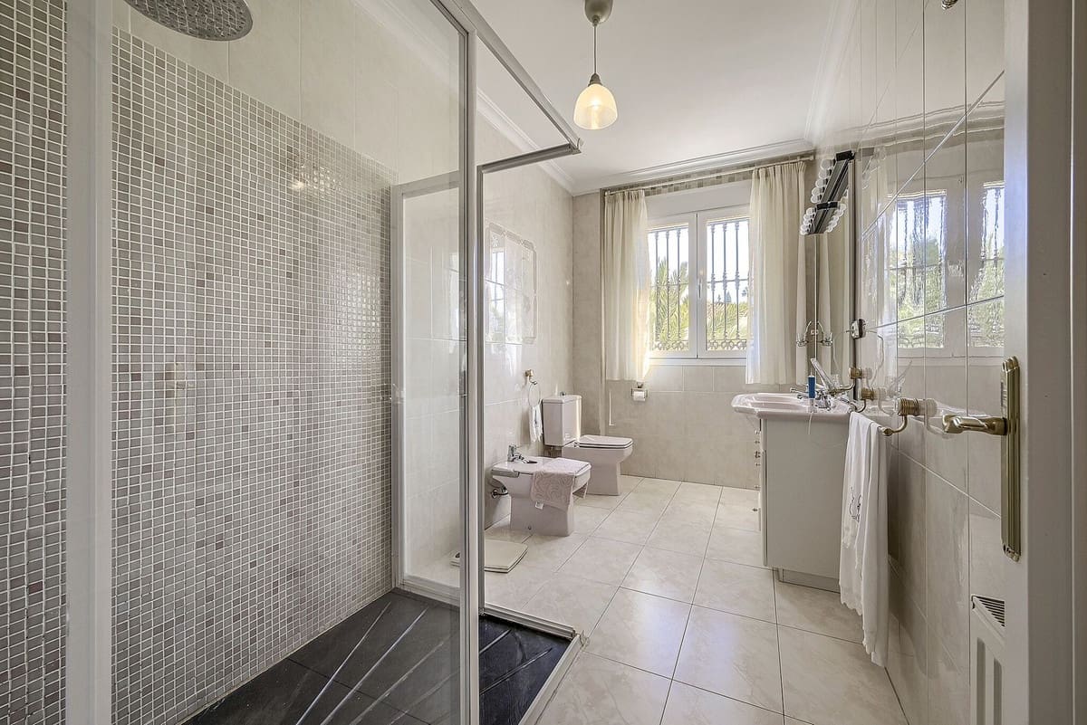 5 chambre Villa/Maison à vendre à Elviria avec piscine garage - 1 299 000 € (Ref: 10172965)