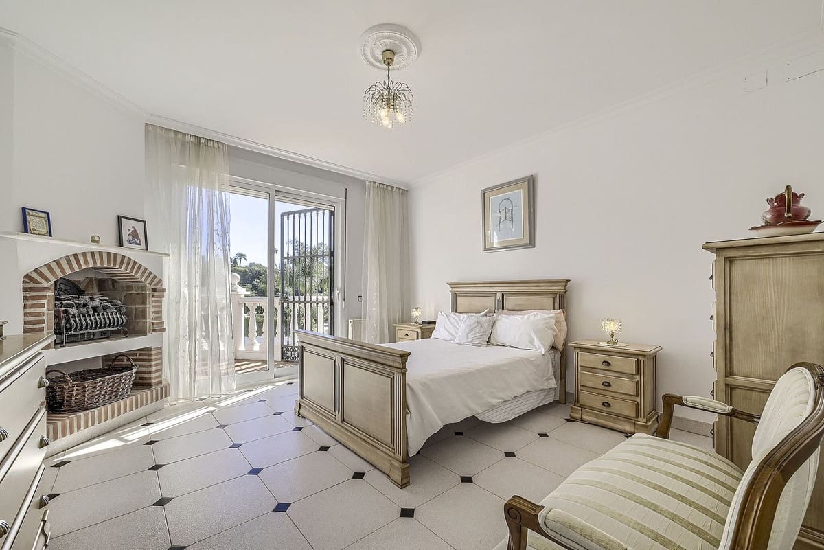 5 chambre Villa/Maison à vendre à Elviria avec piscine garage - 1 299 000 € (Ref: 10172965)