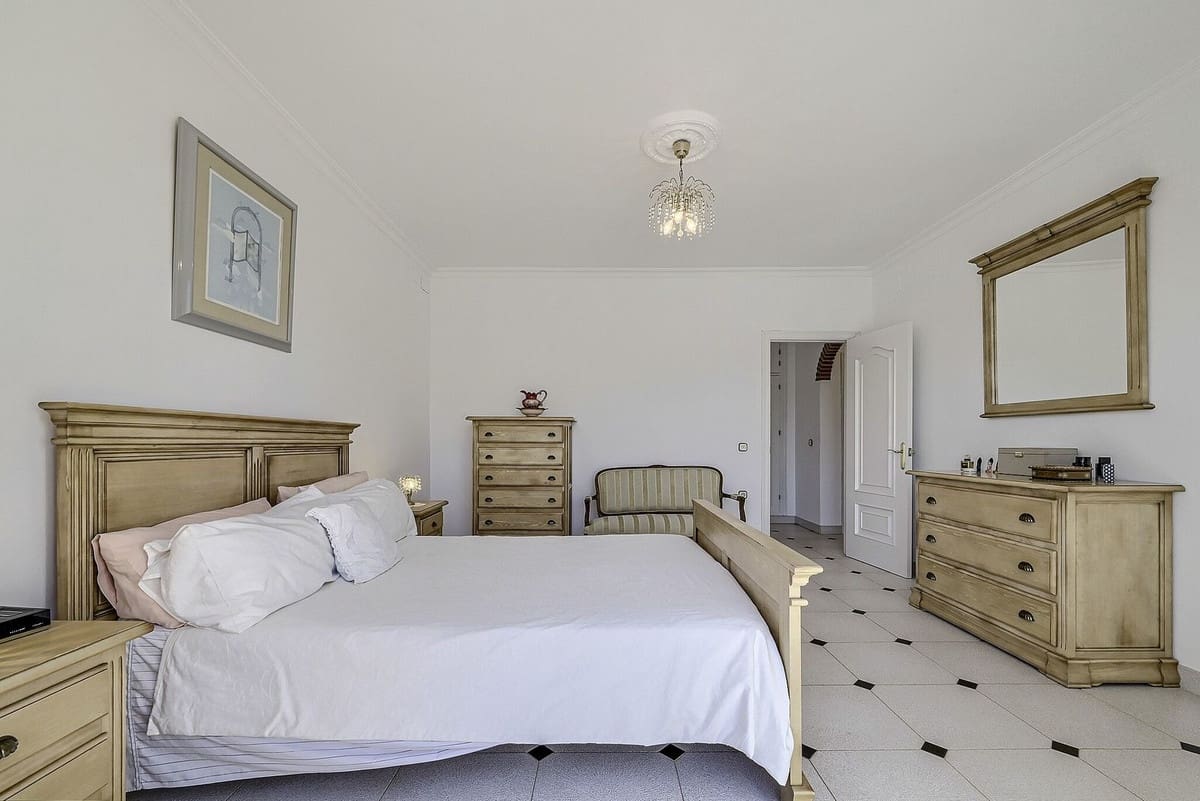 5 chambre Villa/Maison à vendre à Elviria avec piscine garage - 1 299 000 € (Ref: 10172965)