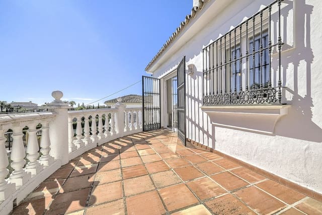5 sypialnia Willa na sprzedaż w Elviria, Marbella z basenem garażem - 1 299 000 € (Ref: 10172965)