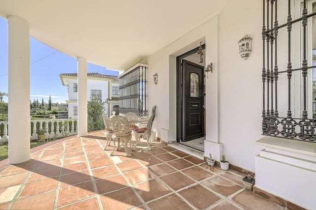 5 sypialnia Willa na sprzedaż w Elviria, Marbella z basenem garażem - 1 299 000 € (Ref: 10172965)