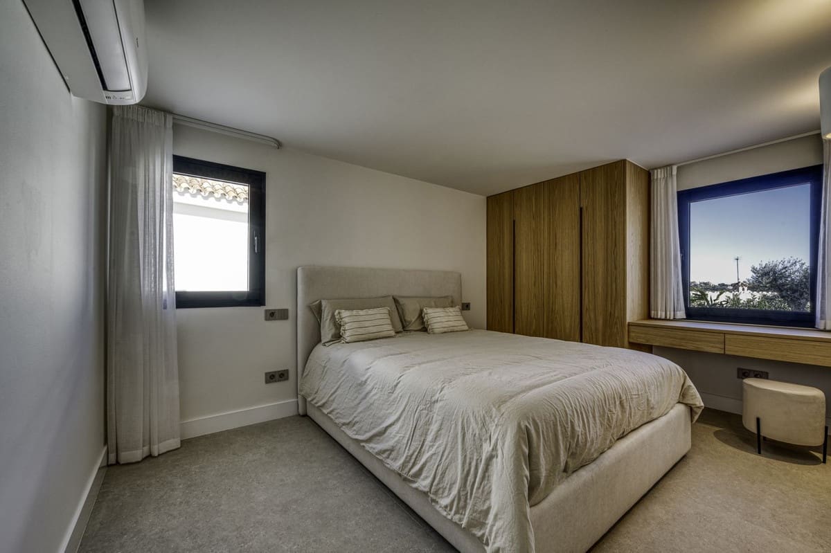 Chalet de 5 habitaciones en El Rosario en venta con piscina garaje - 3.895.000 € (Ref: 9541763)