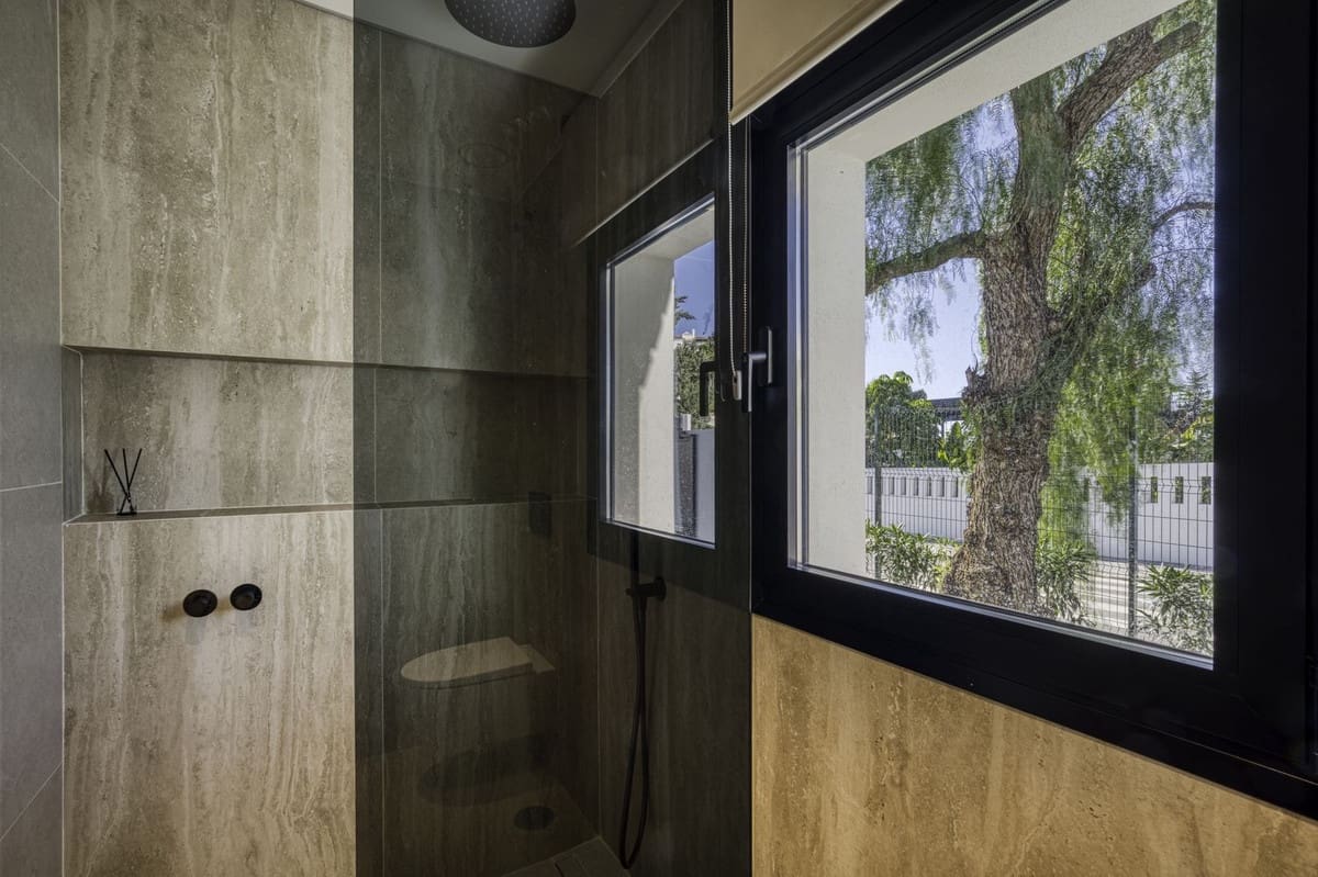 Chalet de 5 habitaciones en El Rosario en venta con piscina garaje - 3.895.000 € (Ref: 9541763)