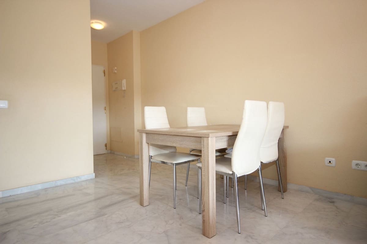 Apartamento de 2 habitaciones en La Reserva en venta con piscina garaje - 285.000 € (Ref: 9541765)