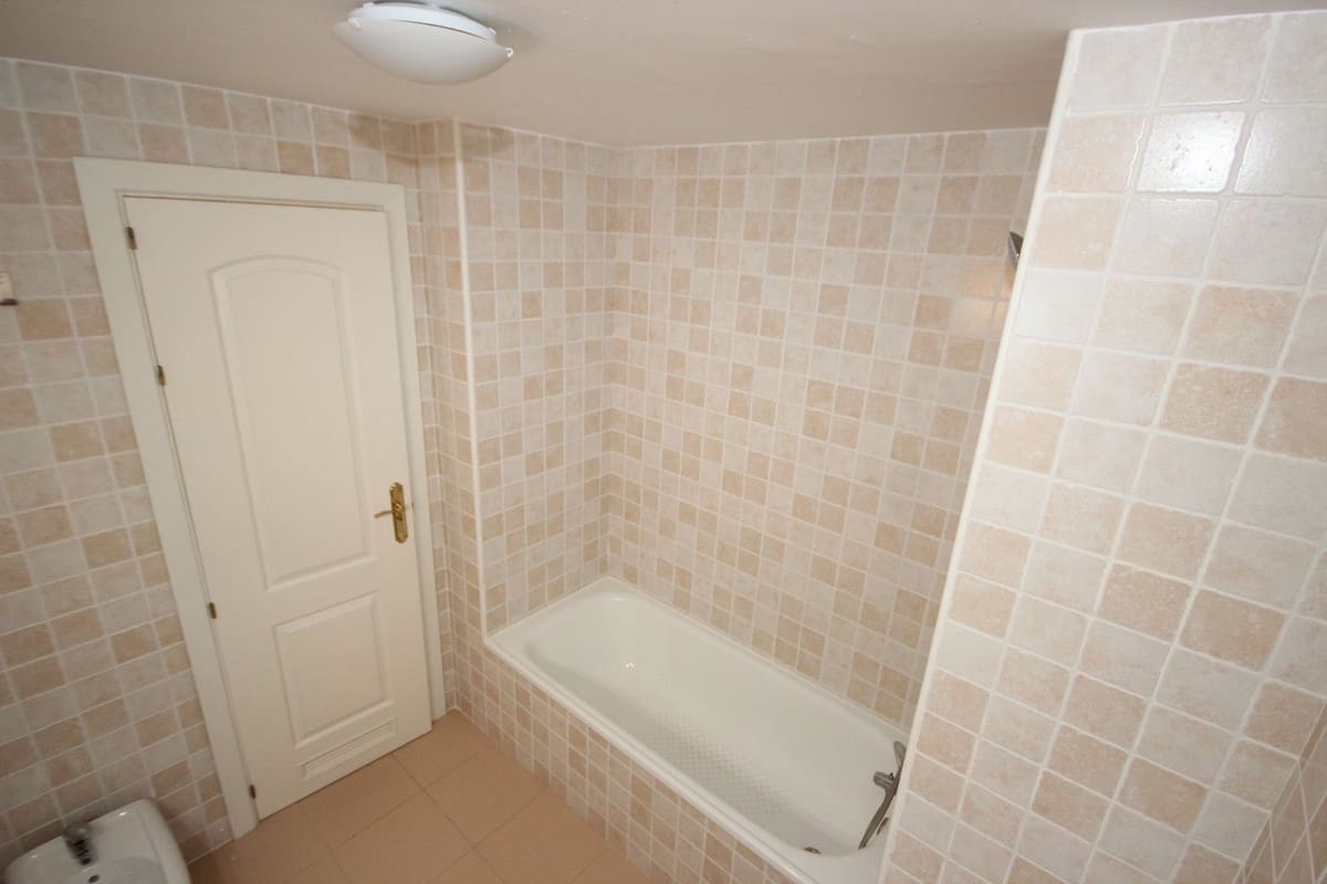 Apartamento de 2 habitaciones en La Reserva en venta con piscina garaje - 285.000 € (Ref: 9541765)